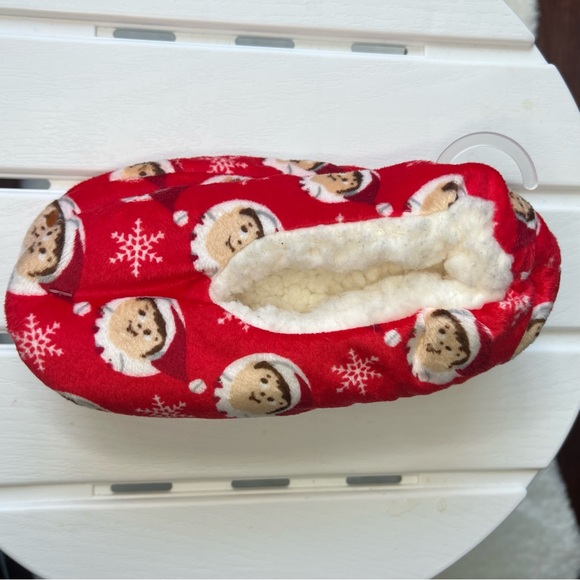 NWOT Fuzzy Bobbs Slipper Socks - Picture 1 of 4
